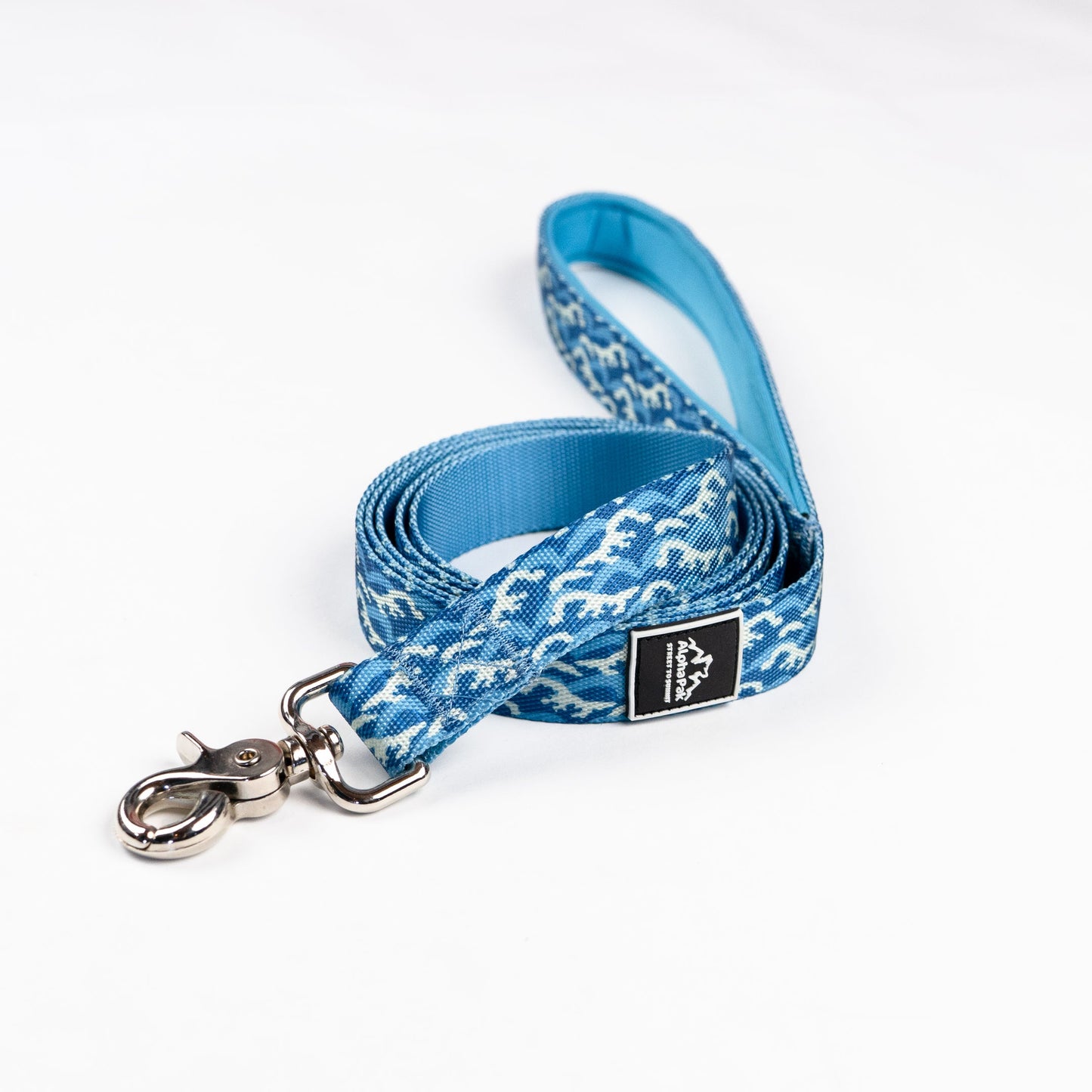 Classic Adventure Flat Dog Leash Tidal Pattern FLAT LEASHES Alpha Pak