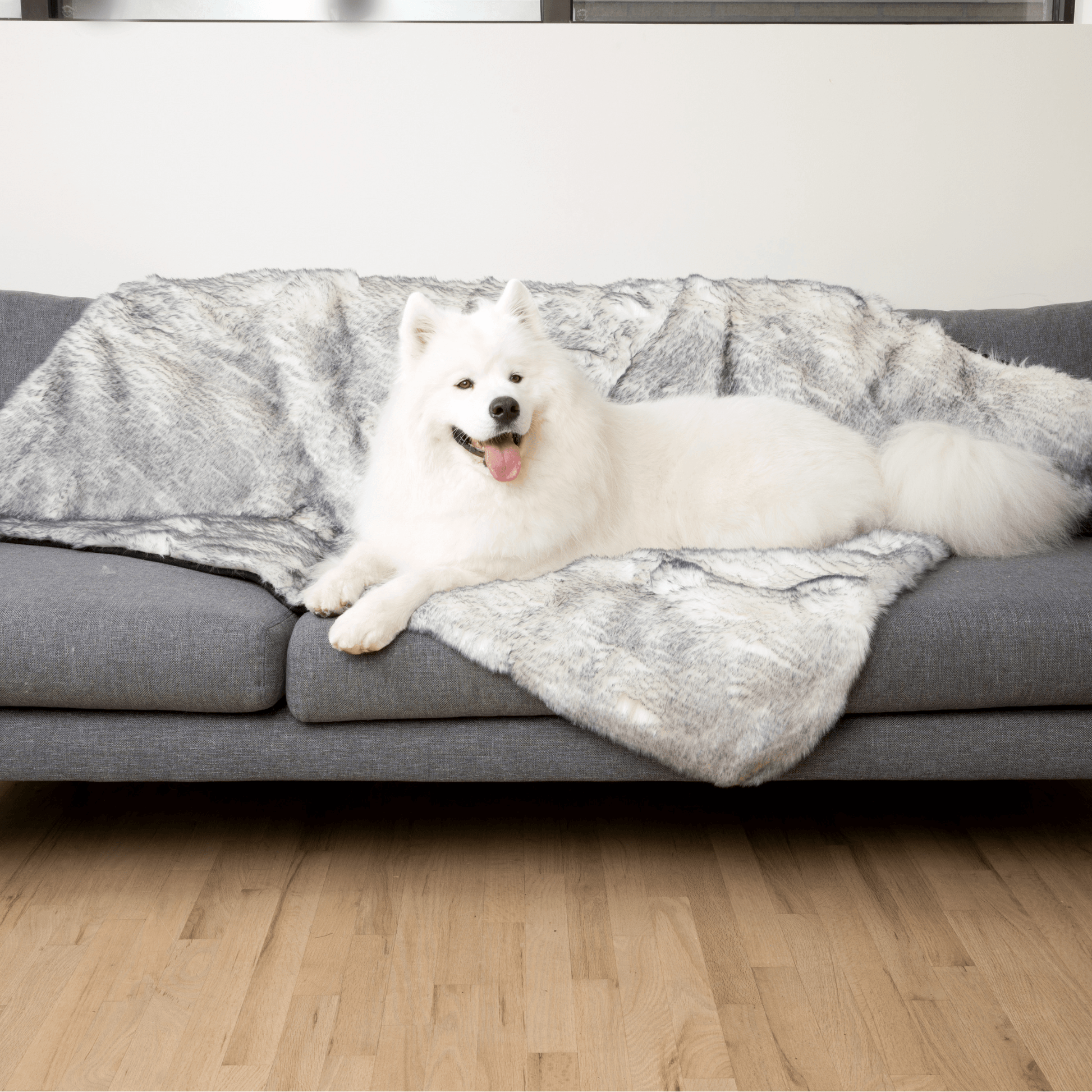 PupProtector™ Luxe Waterproof Faux Fur Blanket - Ultra Plush Arctic Fox Dog Blanket Paw