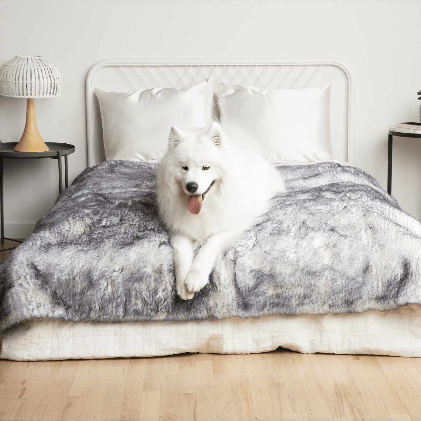 PupProtector™ Luxe Waterproof Faux Fur Blanket - Ultra Plush Arctic Fox Dog Blanket Paw