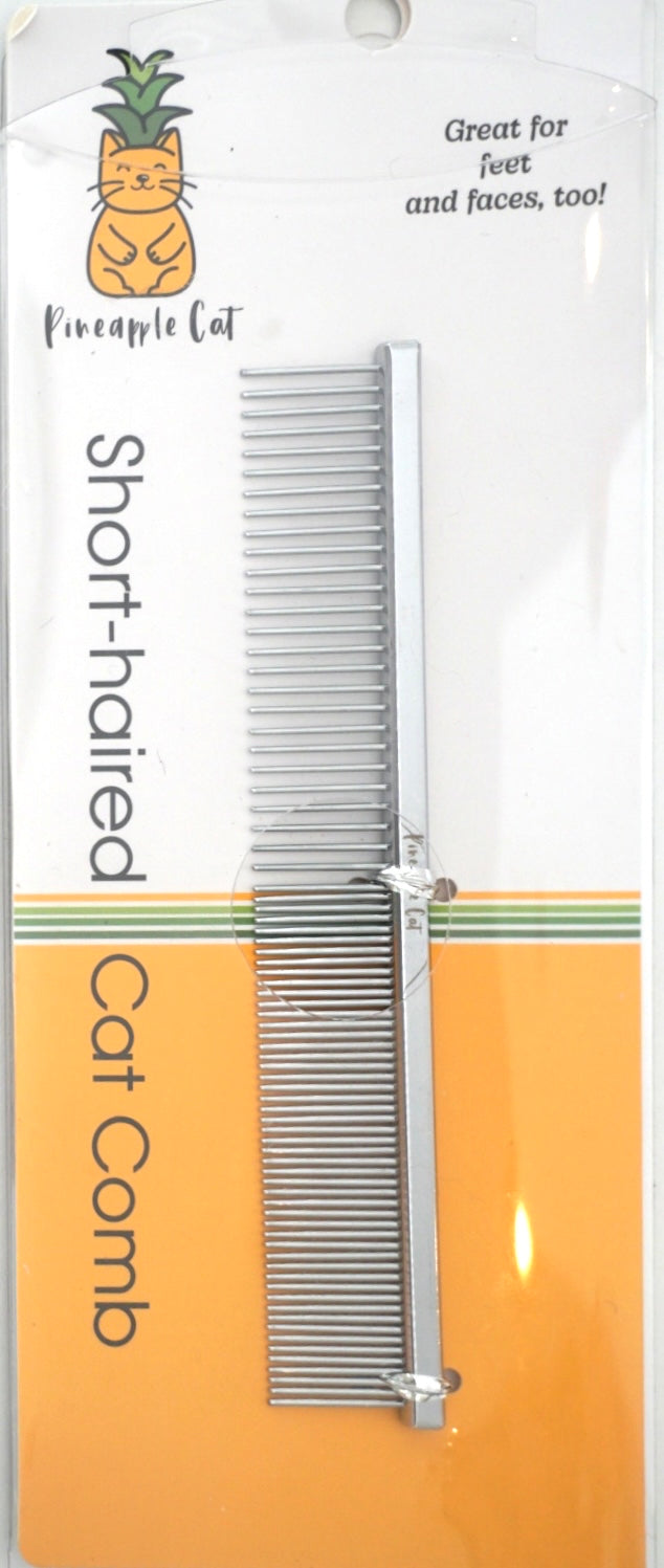 Short-haired cat comb Grooming The Charleston Cat Groomer
