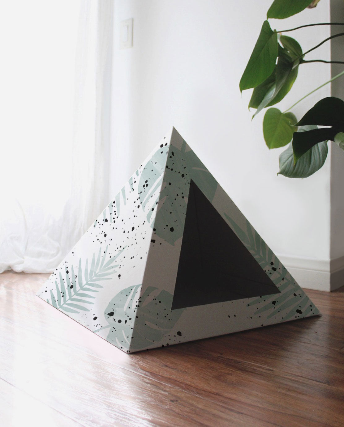 'Oasis' Cardboard Cat Pyramid KittyKardboard