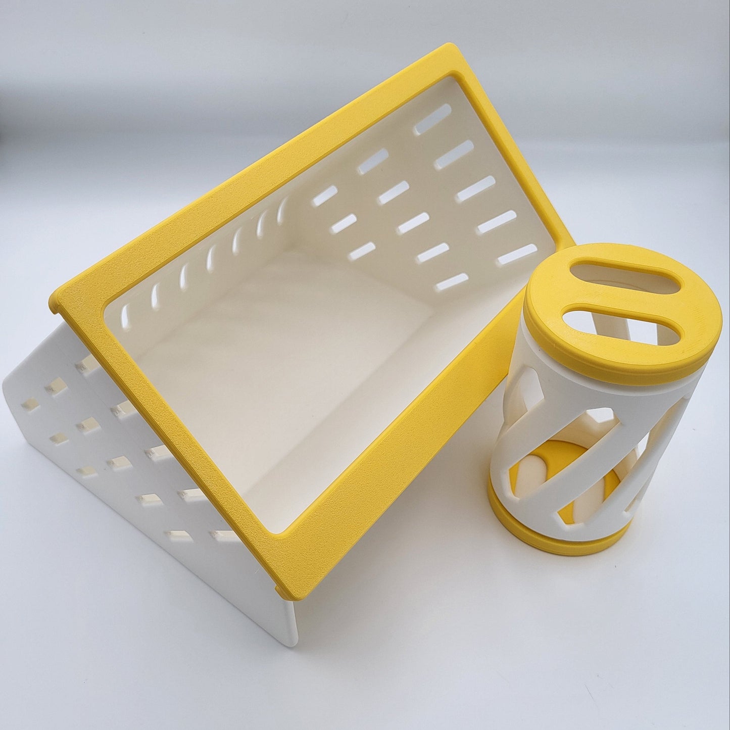 Open Air Hay Feeder and Hay Roller Bundle | 6 Colors Lemon Yellow Hay feeder Bunny Business