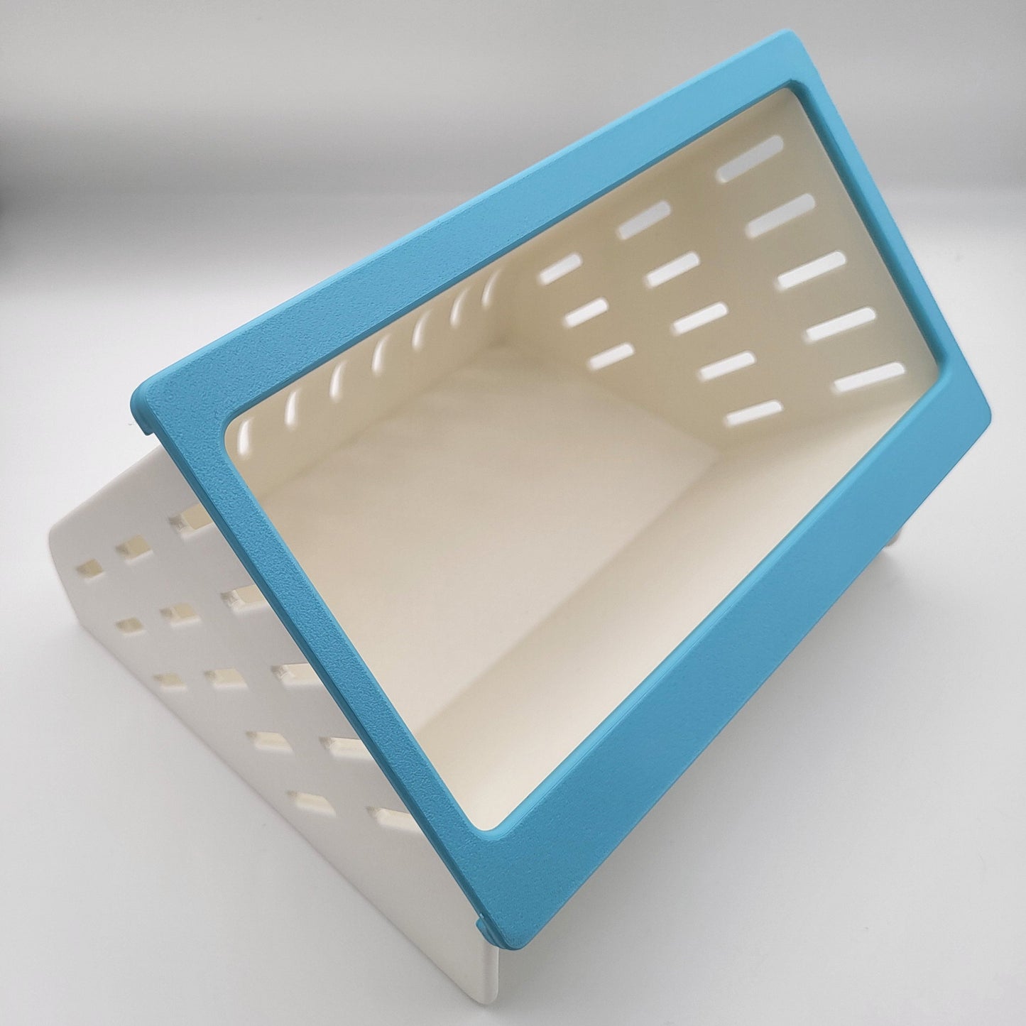Open Air Hay Feeder Razzyberry Blue Hay feeder Bunny Business