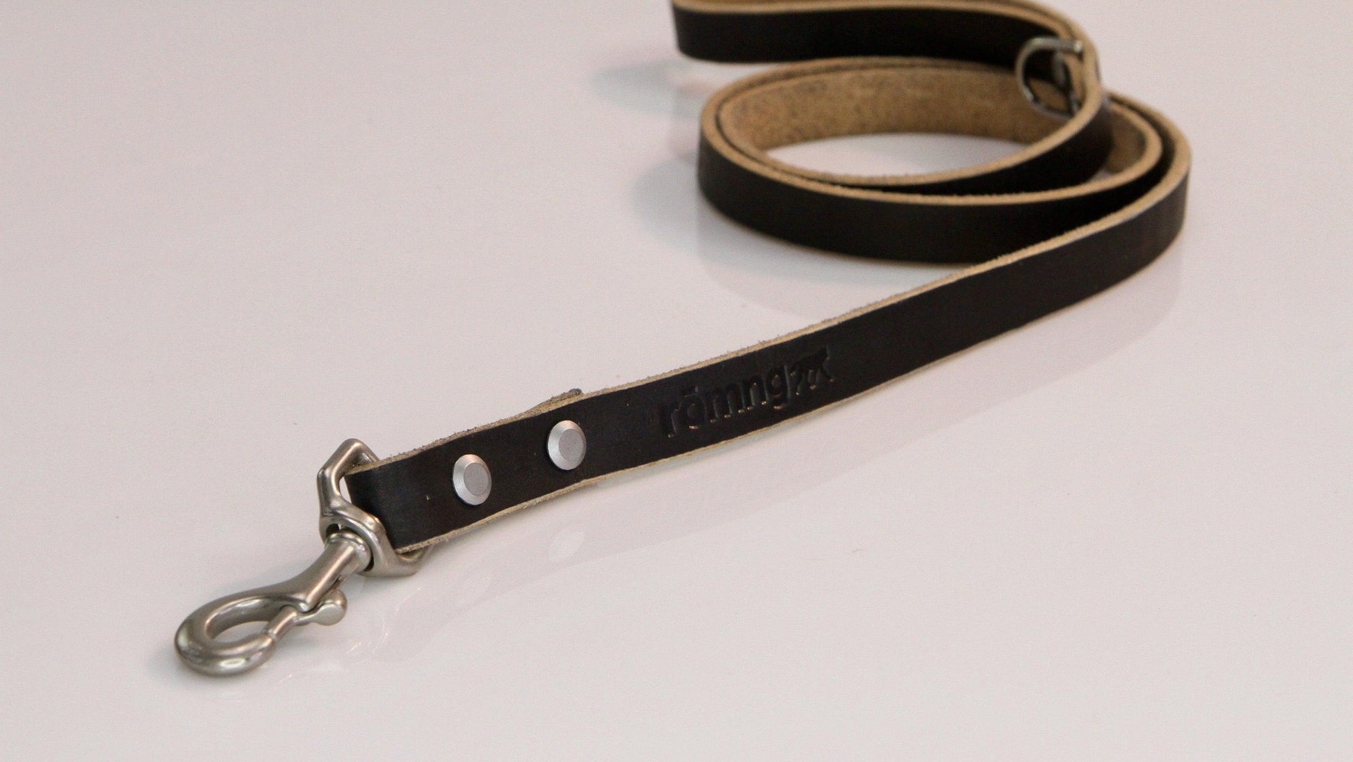 handmade leather dog leash Dog Leashes rōmng